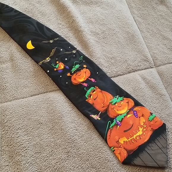 3 Holiday Ties - Picture 4 of 4